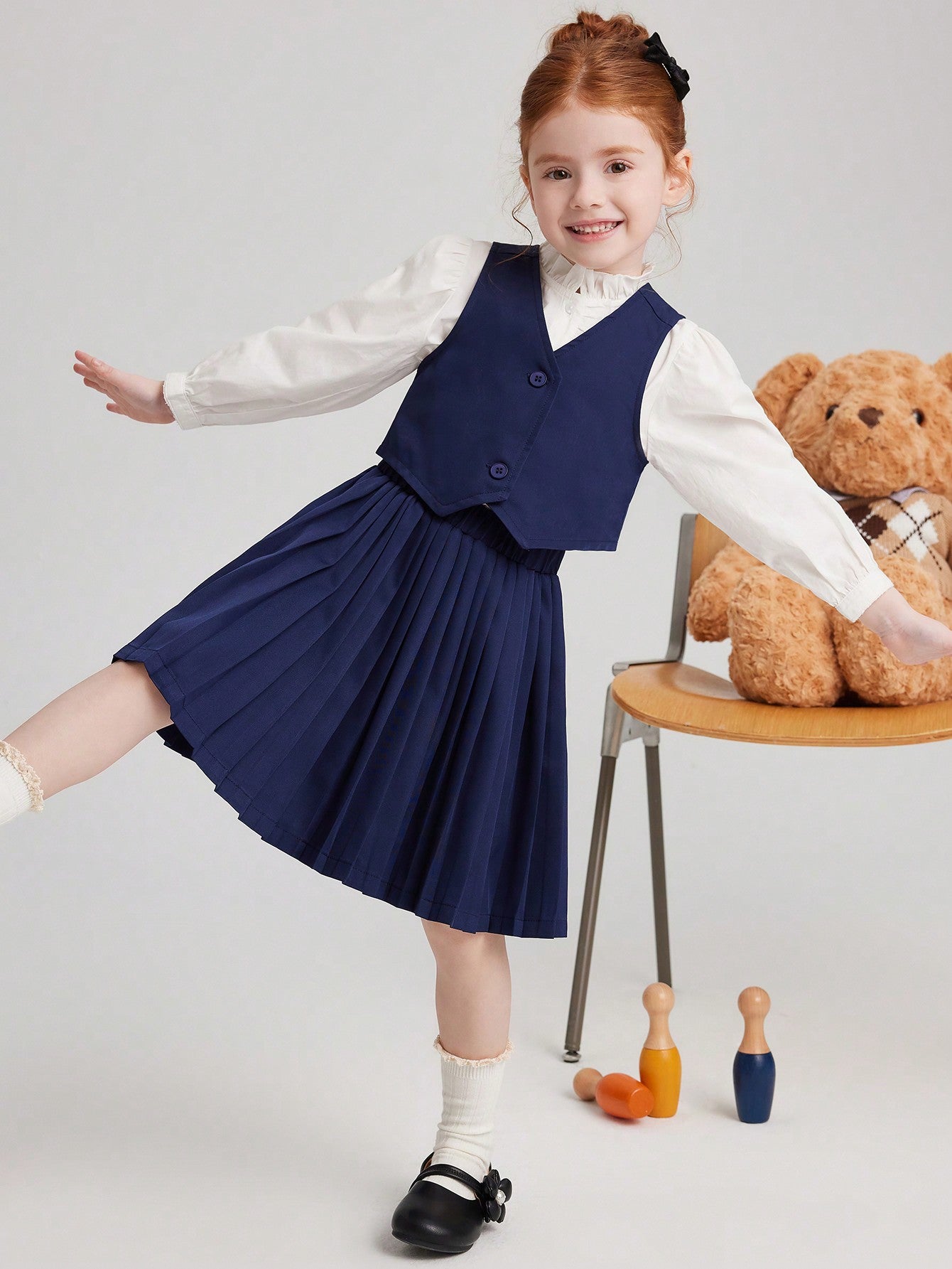 Young Girls Collegiate Navy Knitted Vest And Pleated Mini Skirt Set, Autumn/Winter
