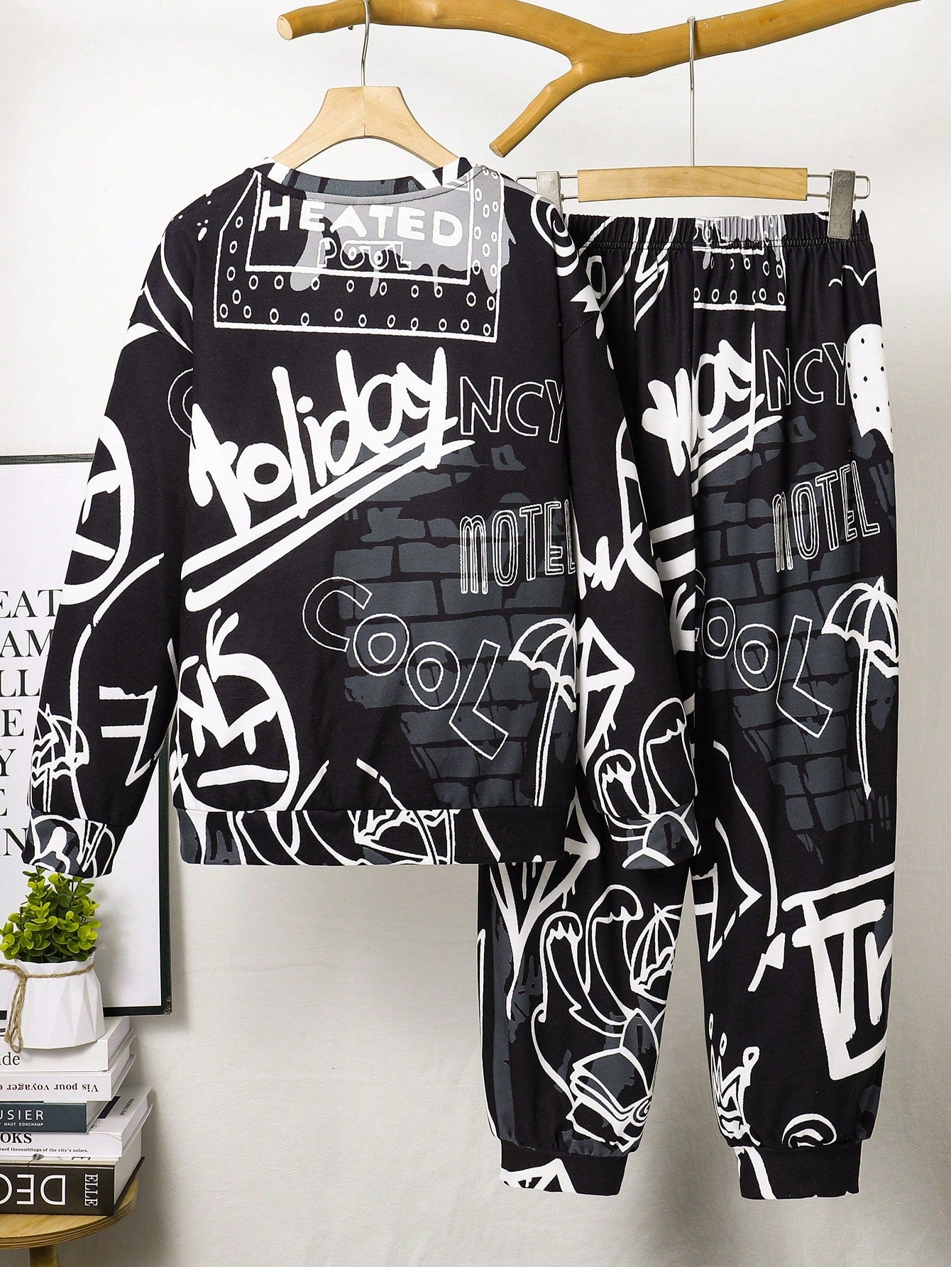 2pcs Kids Tween Boy Casual Street Print Pullover Hoodie And Loose Fit Jogger Pants Set