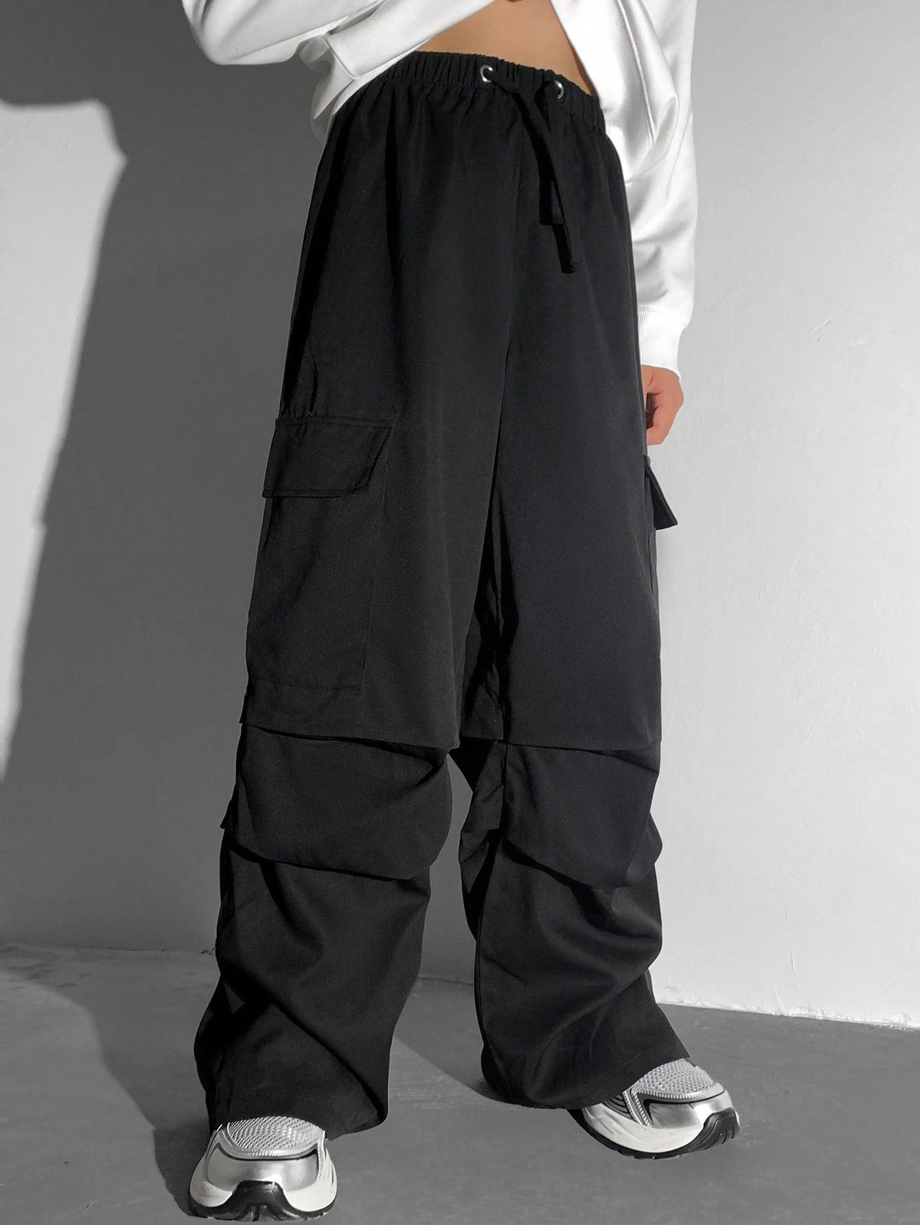 Tween Boy Solid Color Cargo Pocket Drawstring Elastic Waist Pants, Suitable For Autumn