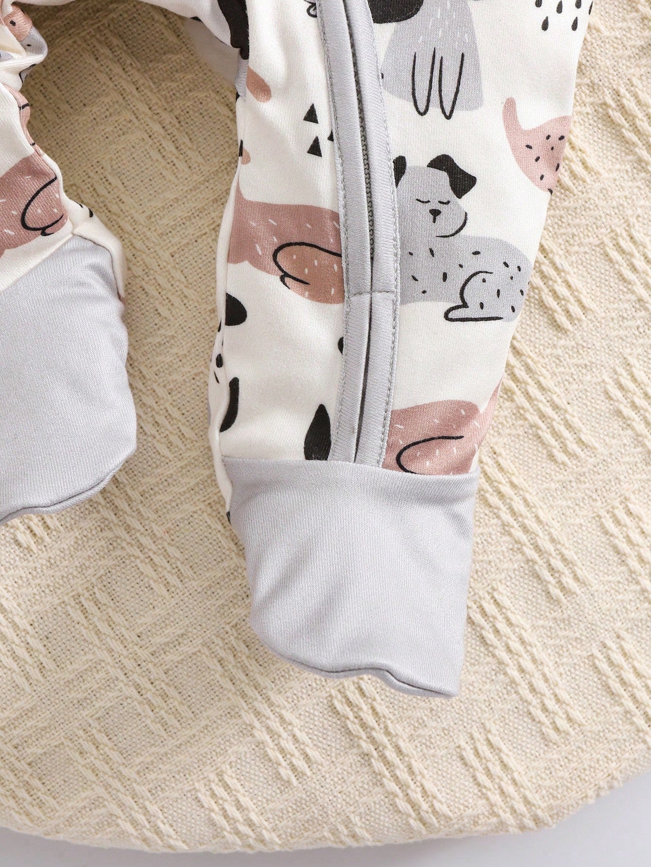 Newborn Baby Boy Cute Cartoon Puppy Pattern Crew Neck Long Sleeve Zipper Front Romper Pajamas