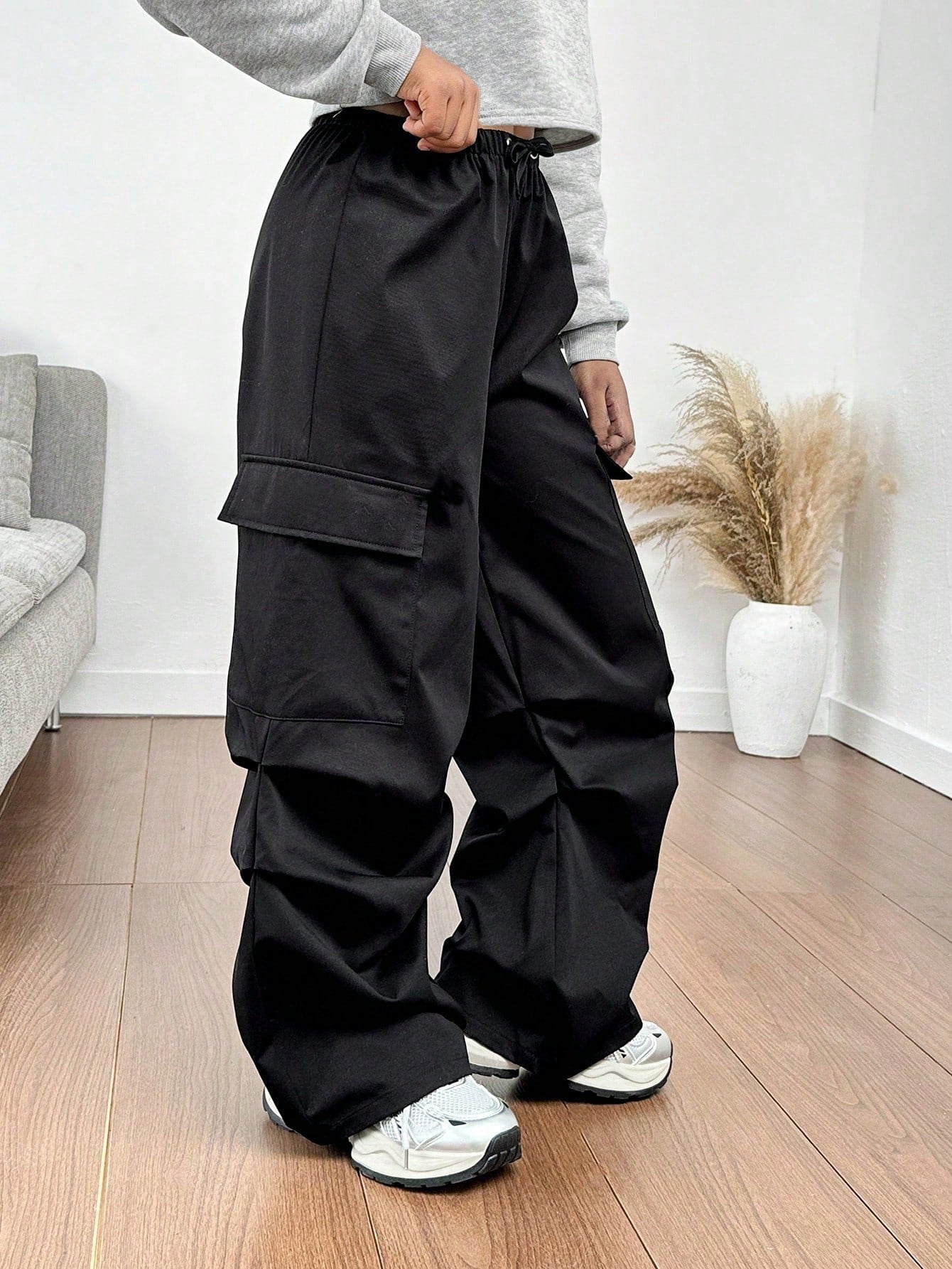 Tween Boy Solid Color Cargo Pocket Drawstring Elastic Waist Pants, Suitable For Autumn