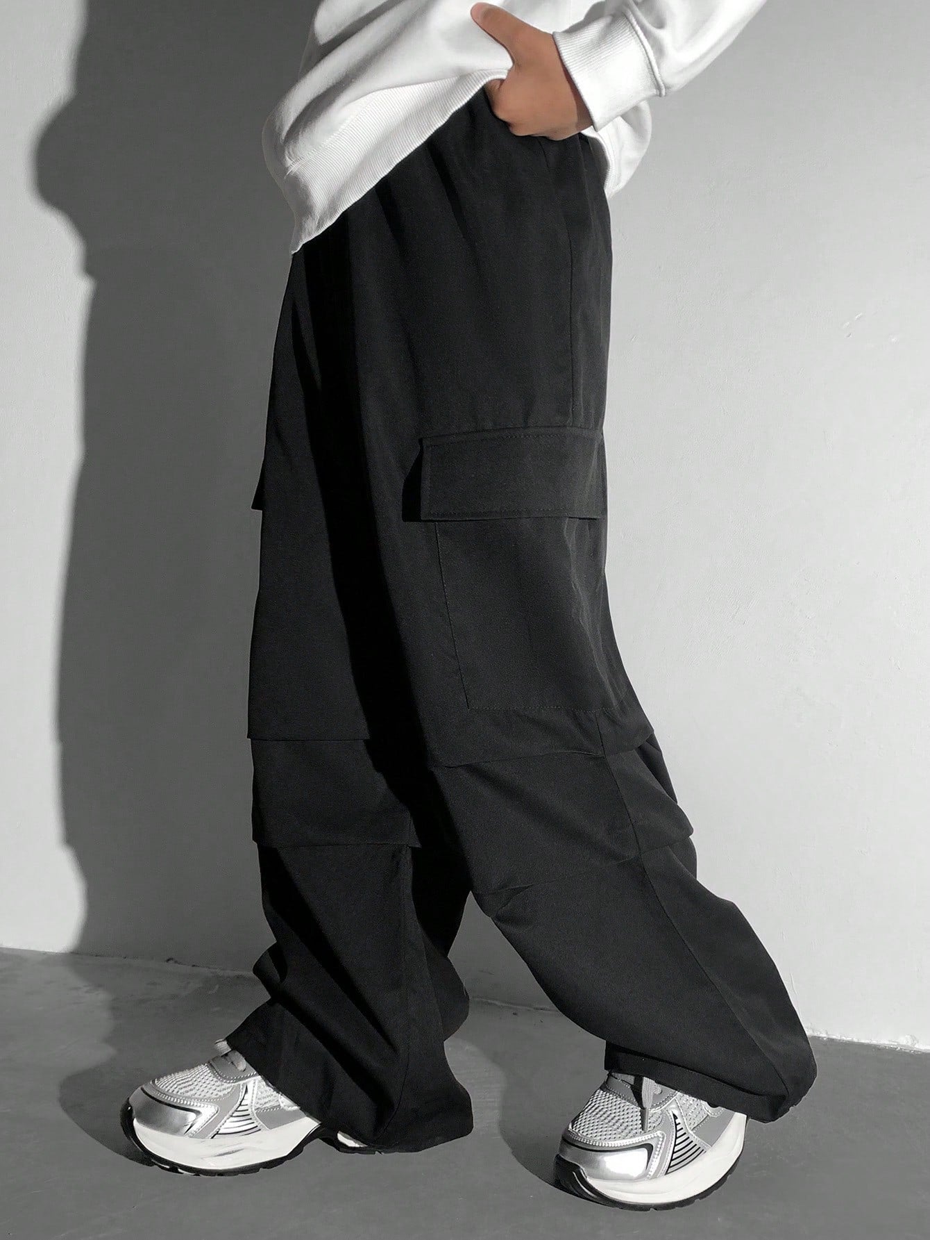 Tween Boy Solid Color Cargo Pocket Drawstring Elastic Waist Pants, Suitable For Autumn